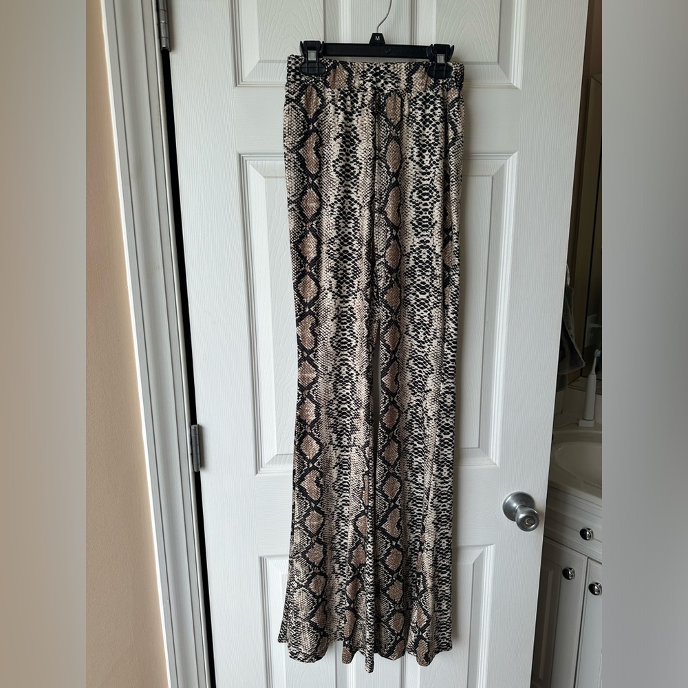 Woman’s Shein snaked skin pattern, size: small